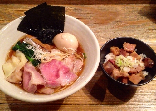 「特製醤油らあめん 970円　コロチャー飯　200円」@Homemade Ramen 麦苗の写真