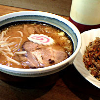 「みそラーメン450円＋チャーハン550円」@正太楼の写真