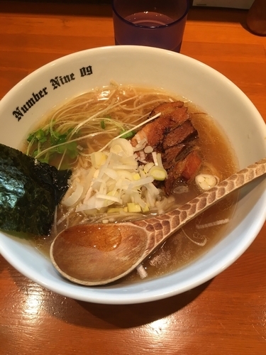 「醤油ラーメン750円」@麺Dining Number Nine 09の写真
