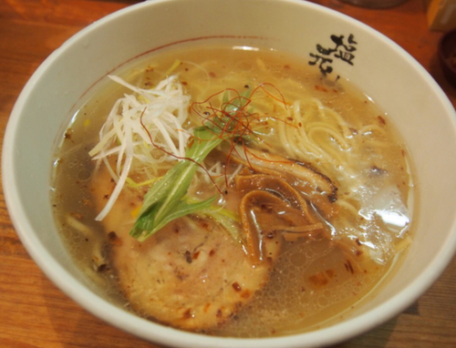 「天然塩ラーメン」@本店 塩元帥の写真