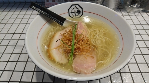 「うま味塩そば(細麺)」@81番の写真