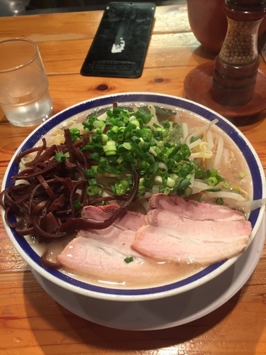 「らーめんバリカタ＋もやし」@博多長浜らーめん 田中商店の写真