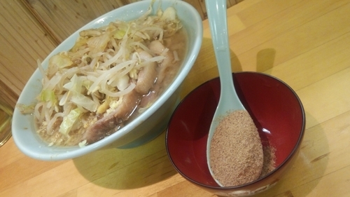 「少なめラーメン＋かつお君 （生姜）」@らーめん つの旨の写真