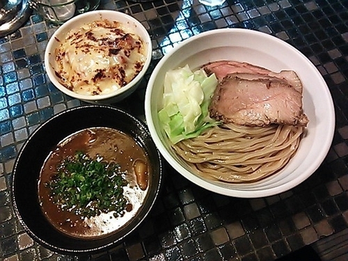 「【限定】豚のつけ麺 ～濃醤仕上げ～＋ピザ飯」@らーめん 五ノ神製作所の写真