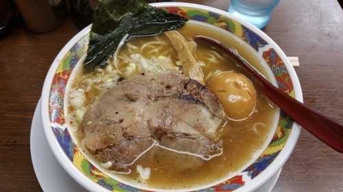 「しょうゆ味玉(860円)＋ジャンボ餃子(520円)」@まぐろラーメン 大門の写真