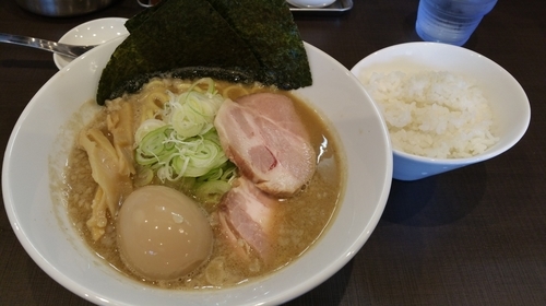 「背油煮干そば(780円)+味玉(100円)」@麺屋 りゅうの写真