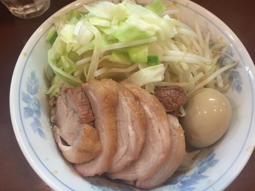 「豚増しらーめん＋味付玉子」@らーめん陸の写真