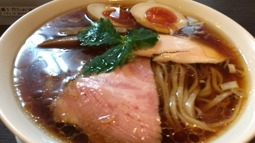 「醤油ラーメン」@らぁ麺 紫陽花の写真