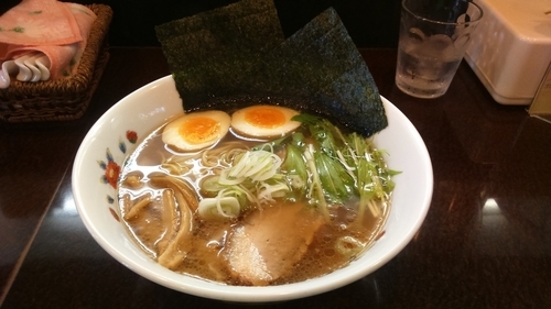 「特製ラーメン880円」@ラーメン寺子屋 麺倶楽部の写真
