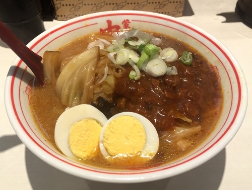 「味噌インドラーメン」@蒙古タンメン 中本 新宿店の写真