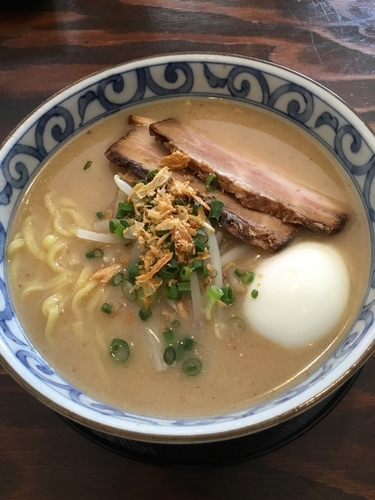 「塩ラーメン+たまご」@ラーメン屋 バリバリジョニー松の写真
