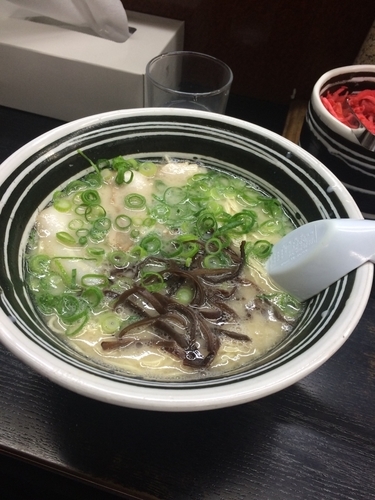 「とんこつラーメン」@長浜らーめん しっとう屋の写真