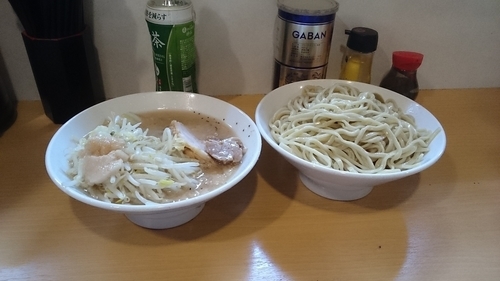 「限定　白い悪魔・大(ヤサイアブラ)￥９５０」@豚星。の写真