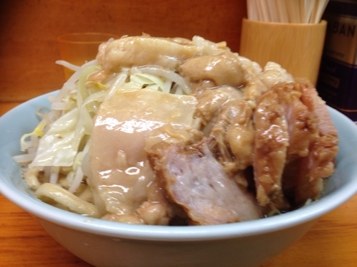 「豚入りラーメン ヤサイアブラ」@ラーメン二郎 新橋店の写真