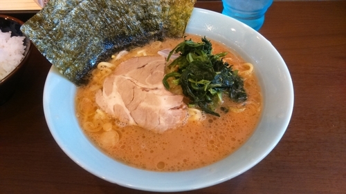 「ラーメン並700円+ライス小100円」@寿々㐂家 曙町店の写真