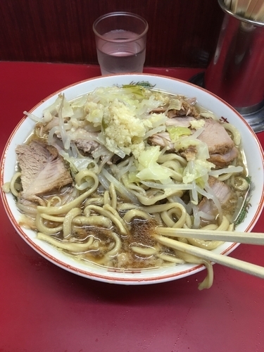 「大ラーメン豚W入り（ヤサイ、ニンニク、アブラ）¥800円」@ラーメン二郎 目黒店の写真