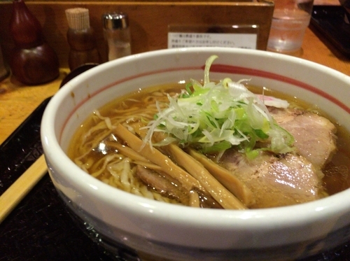 「煮干しらーめん 並盛 750円」@麺屋 しみるの写真