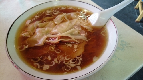 「ワンタンメン（５５０円）」@餃子飯店  カドヤの写真