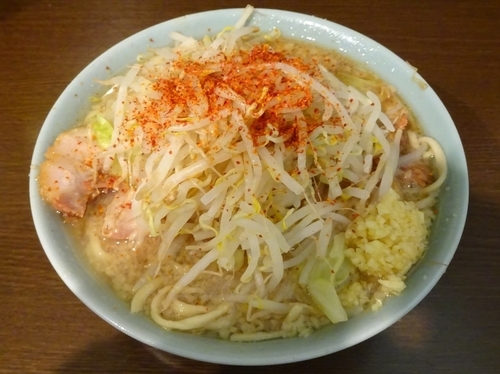 「小ブタ（830円）ヤサイニンニクカラメトウガラシ少し」@ラーメン二郎 JR西口蒲田店の写真