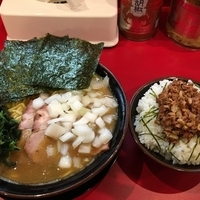 ラ－メン大（カタメ、オオメ）+チャーシュー丼