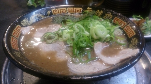 「とんこつラーメン＋替玉」@無鉄砲 東京中野店の写真
