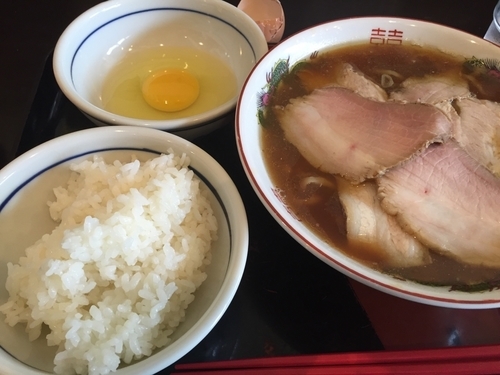 「チャーシュー麺 たまごかけごはん」@松屋製麺所の写真