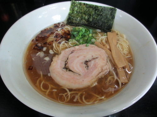 「醤油らー麺￥６９０」@らーめん 麺の月の写真