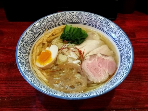 「イカ煮干しそば」@麺処 善龍の写真