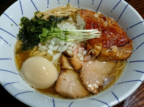 「芳醇煮干そば 750円＋スモークチキン 150円他」@ニボムジャキの写真