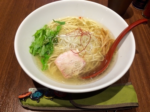 「香彩鶏だし塩ラーメン」@麺屋 翔 品川店の写真
