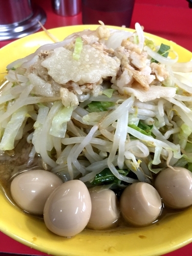 「少なめラーメン（ニンニク アブラ）+うずら卵」@ラーメン二郎 茨城守谷店の写真