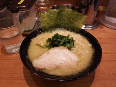 「ラーメン（並）」@横浜家系ラーメン まくり家 川崎店の写真