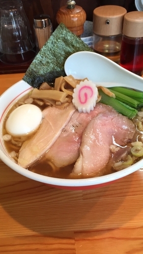 「特製中華そば」@麺笑 コムギの夢の写真