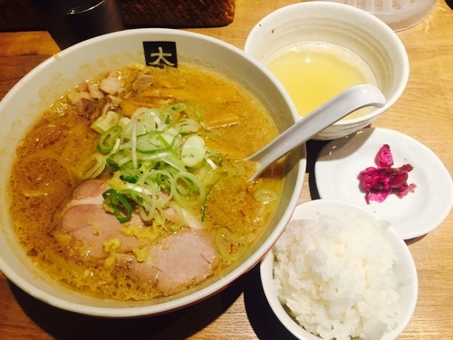 「味噌＋ライス（790+110円）」@大島の写真