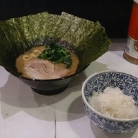 ラーメン海苔増し中ライス
