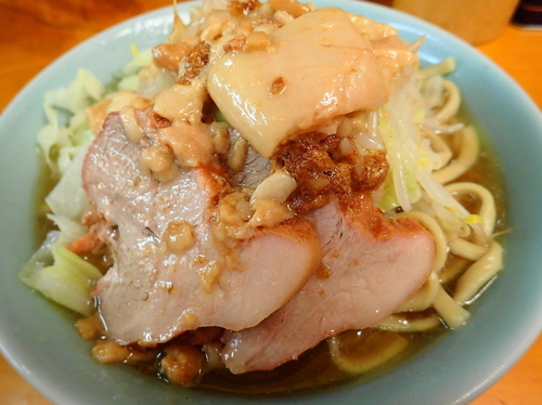 「ラーメン 麺硬め＋アブラ」@ラーメン二郎 新橋店の写真