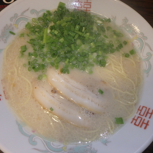 「トンコツラーメン(600円)(バリカタ)、替玉(130円)」@ラーメン臥龍 廿日市店の写真