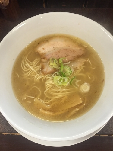 「しおらーめん  650円」@ラーメン専門店 なるとやの写真