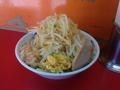 「ラーメン大　やさい1.5　あぶら　ショウガ　700円」@モッコリ豚の写真