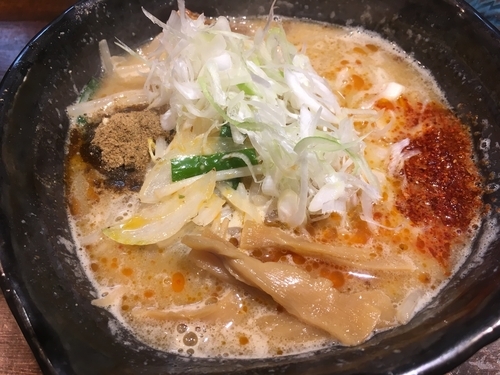 「ラーメン ＋ちょい辛」@麺や 蒼 AOIの写真