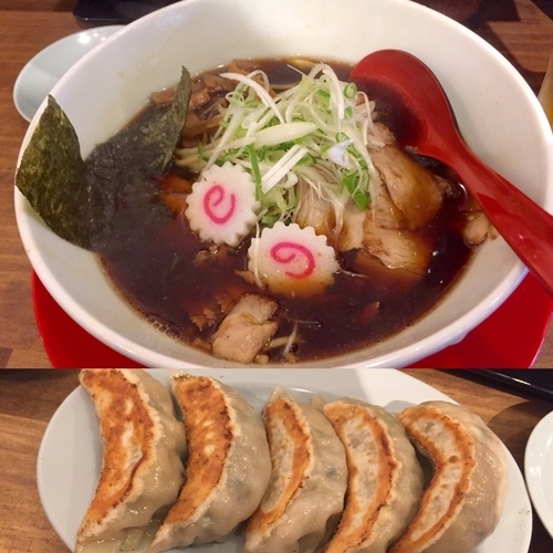 「芳醇醤油ラーメン + 極日本橋焼餃子〈にんにく入り〉」@手包み餃子専門店 炎魔の写真