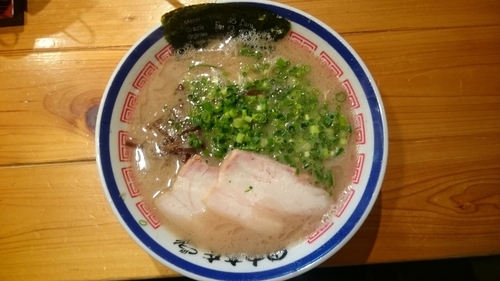 「ﾗｰﾒﾝ￥720+替玉ﾁｹｯﾄ」@博多長浜らーめん 田中商店の写真