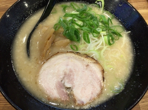 「無極ラーメン（開店記念価格¥300）」@とんこつラーメン無極 西台の写真