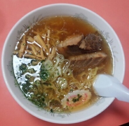 「角煮ラーメン850円ラーメンウォーカー50円引クーポン券使用」@らーめん 囲ろりの写真