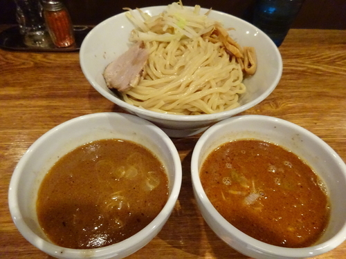 「二色つけ麺 （海老醤油とトマト）　　880円」@神保町 可以の写真