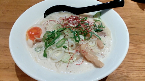 「鶏白湯ラーメン・塩（790円）」@絡麺 まことや 本店の写真
