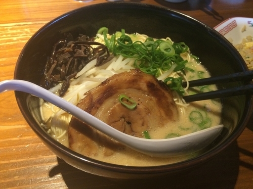 「白 細麺 バリカタ」@博多 龍ノ髭 宇都宮店の写真