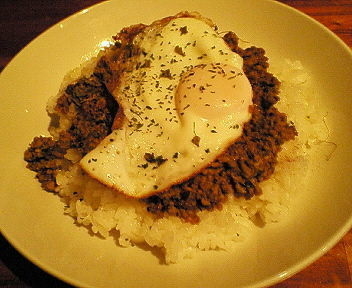 「特製キーマカレー（目玉焼き付）　９００円」@Farmer's Bar Spiceの写真