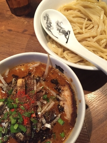 「つけ麺、辛普通、シビレ増し、サービス大盛り」@カラシビ味噌らー麺・つけ麺 神田本店の写真