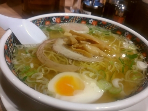 「味彩塩拉麺780円」@函館麺厨房あじさい 新千歳空港店の写真